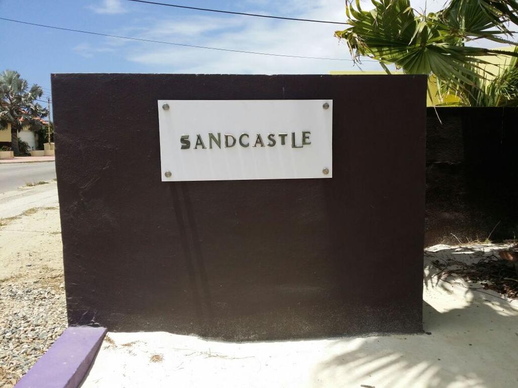 Sandcastle Beach Apartments Palm Beach Bagian luar foto